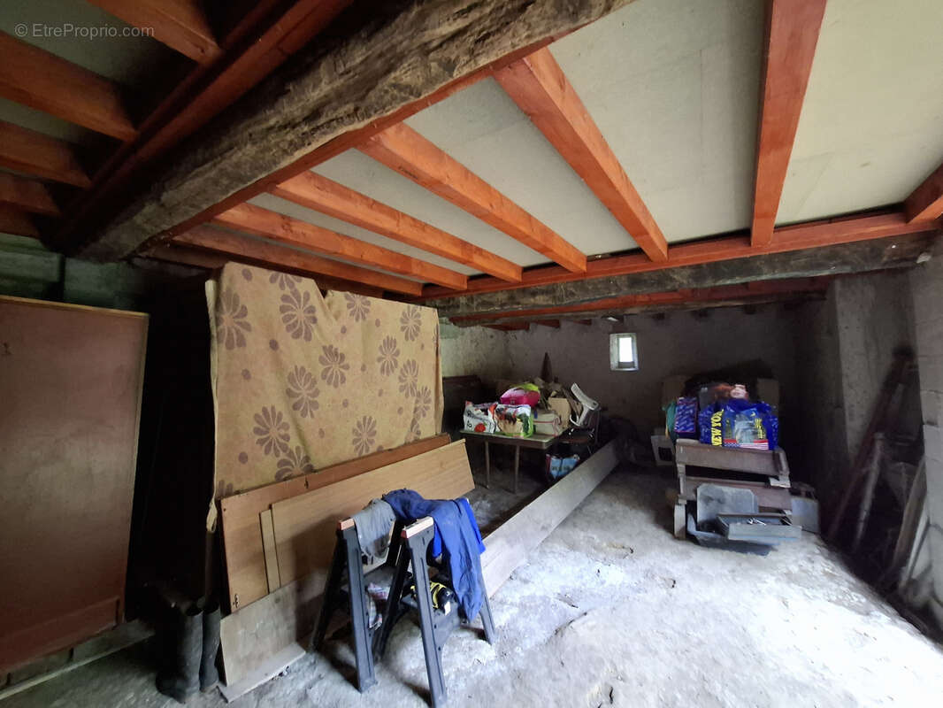 Maison à LAGUINGE-RESTOUE