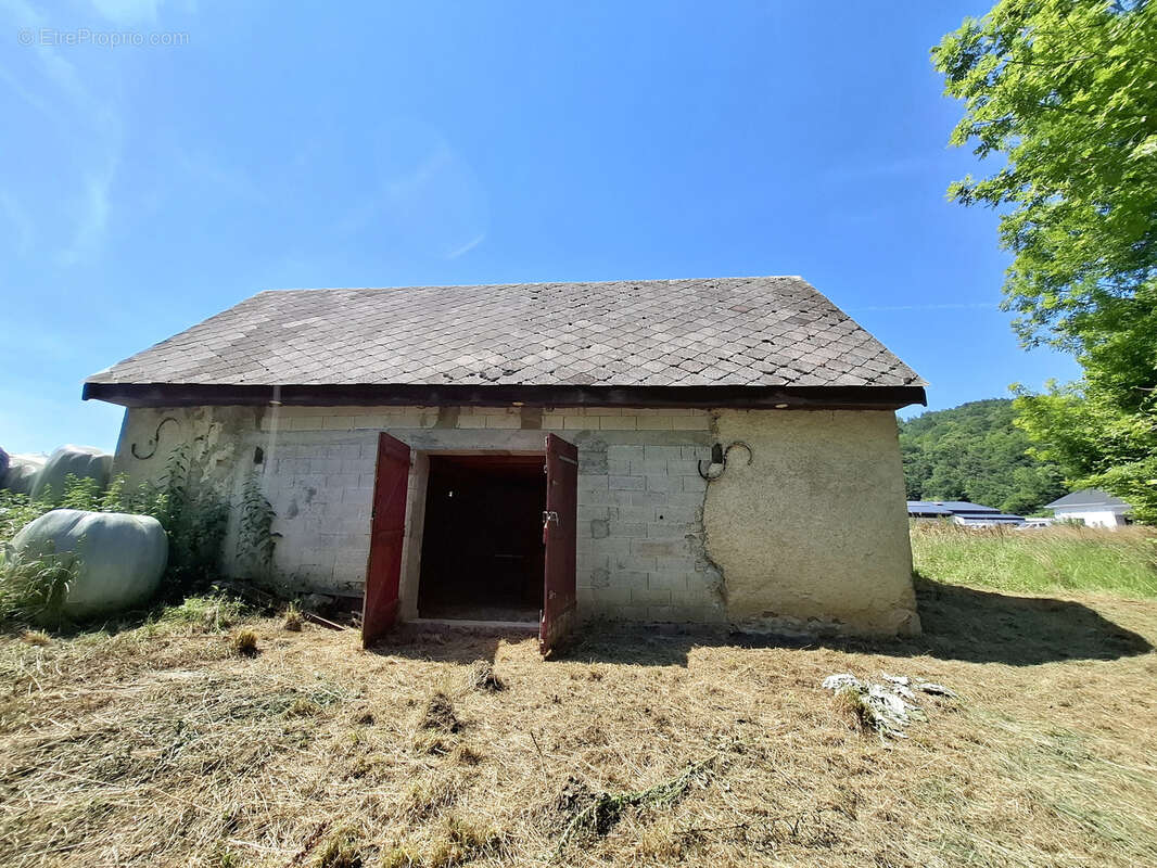 Maison à LAGUINGE-RESTOUE