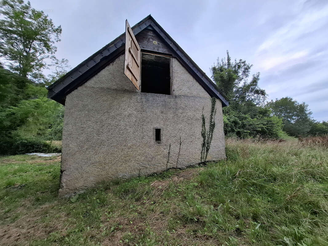 Maison à LAGUINGE-RESTOUE