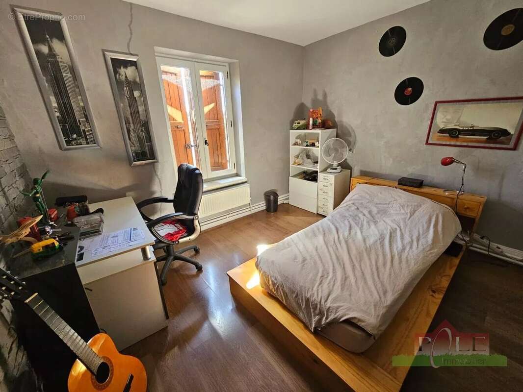 Maison à AUBERIVES-SUR-VAREZE