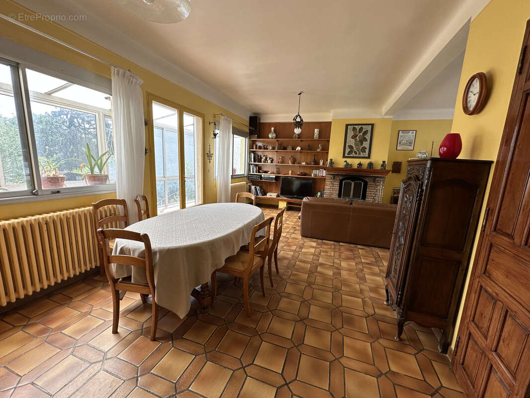 Maison à BURES-SUR-YVETTE