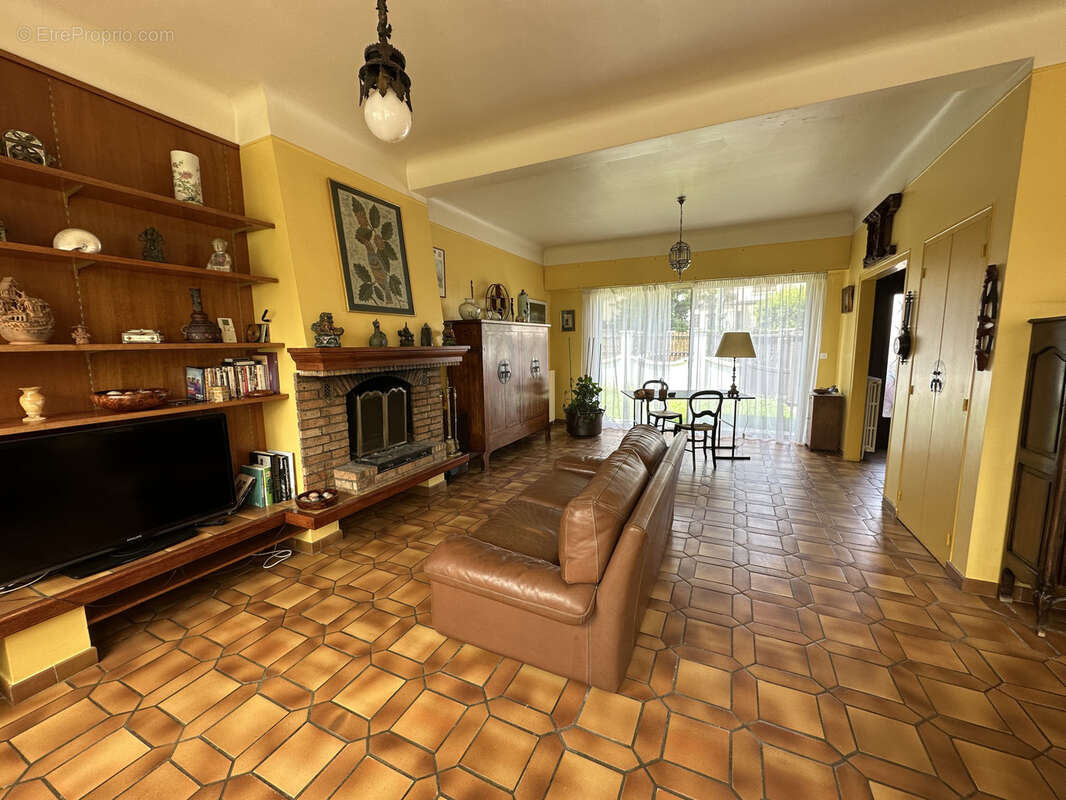 Maison à BURES-SUR-YVETTE