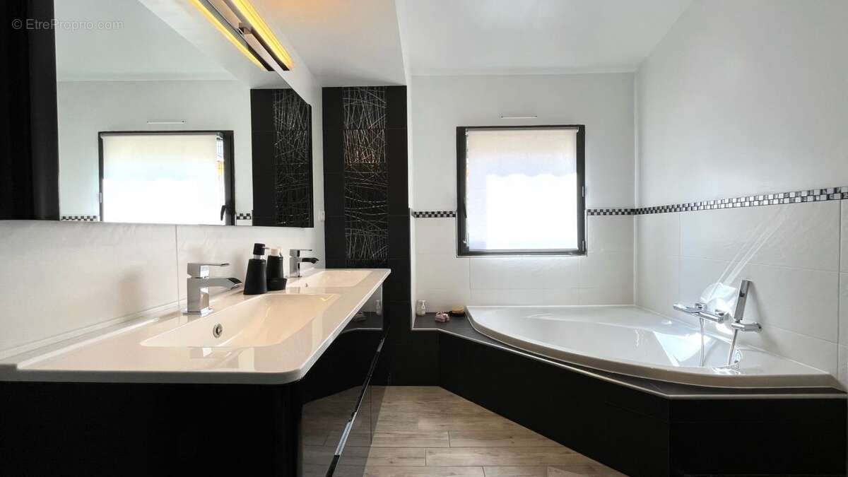 Maison à DRAGUIGNAN