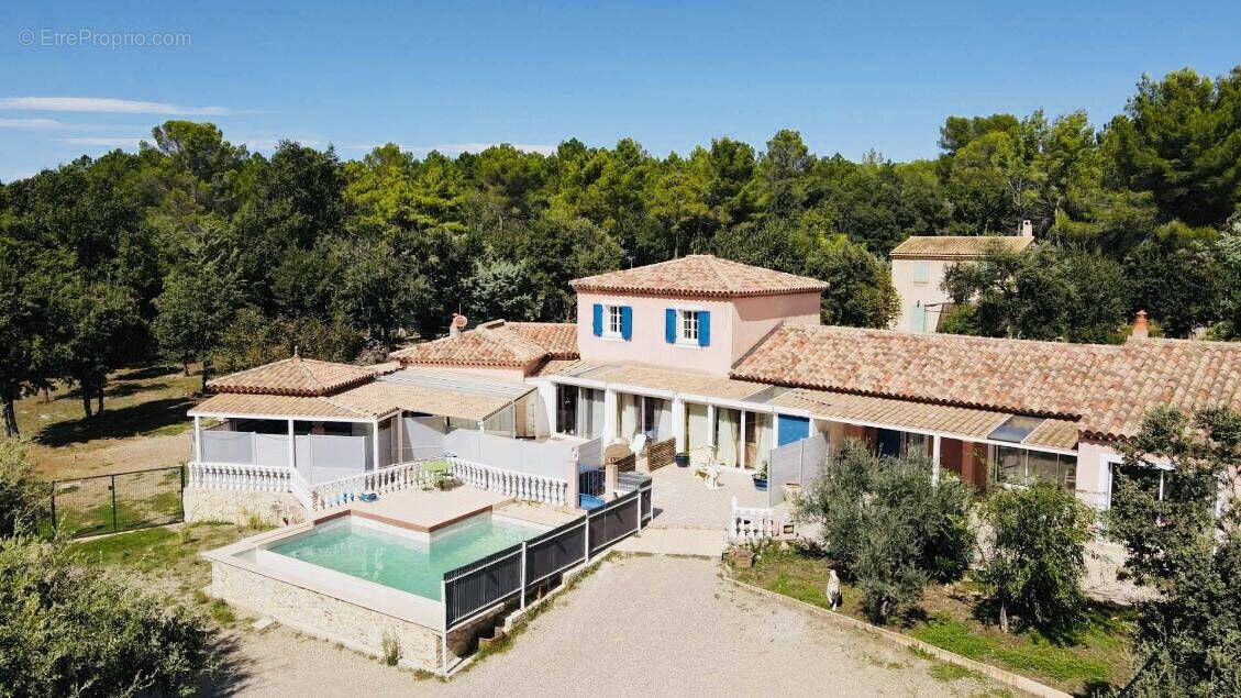 Maison à REGUSSE