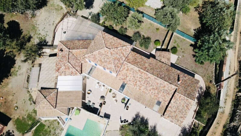 Maison à REGUSSE
