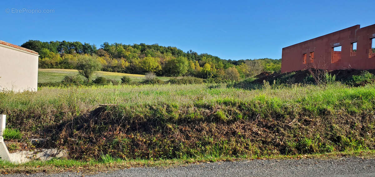 Terrain à LE SEQUESTRE