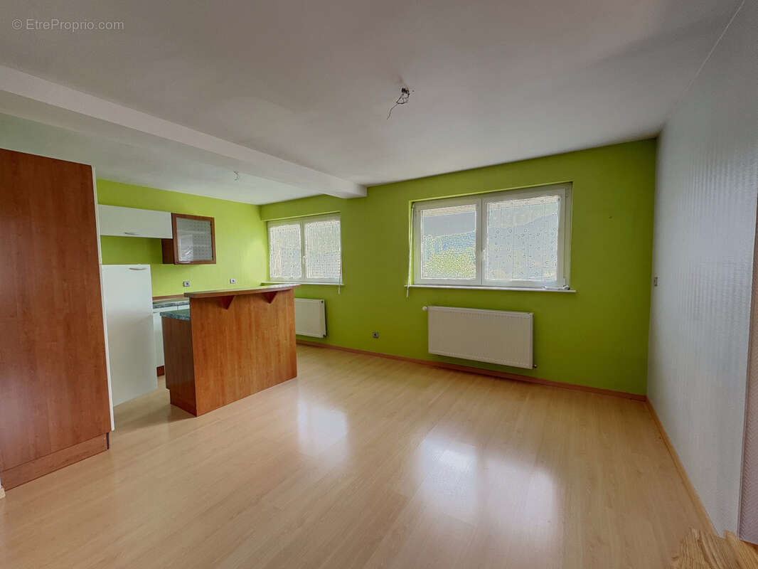 Commerce à PONT-DE-ROIDE