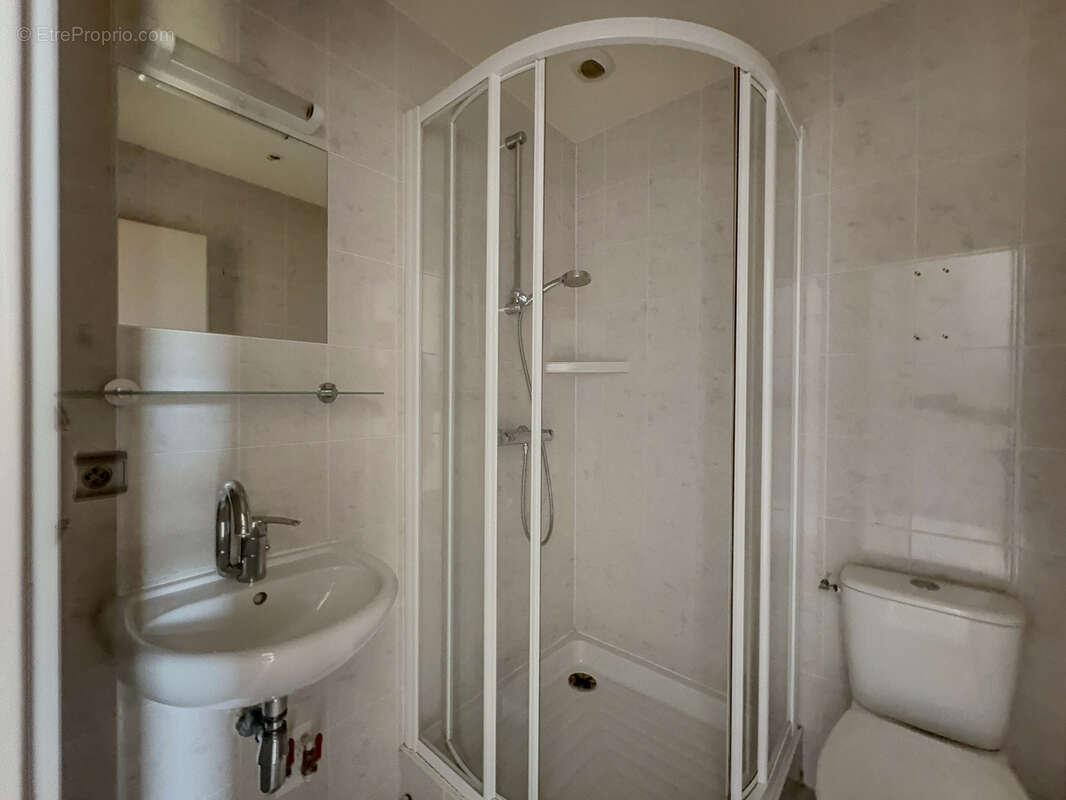 Commerce à PONT-DE-ROIDE