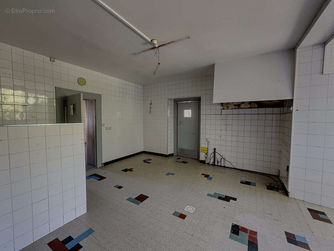 Commerce à PONT-DE-ROIDE