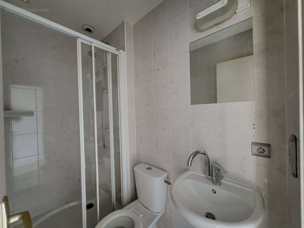 Commerce à PONT-DE-ROIDE