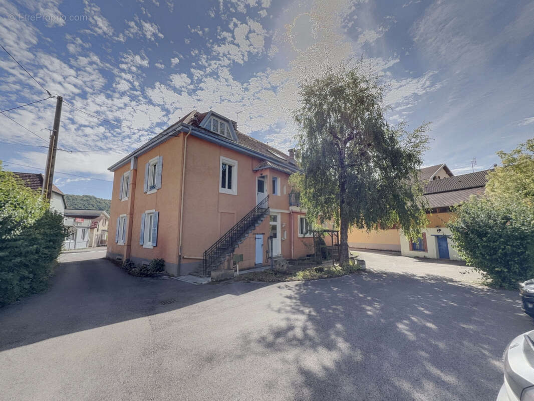 Commerce à PONT-DE-ROIDE