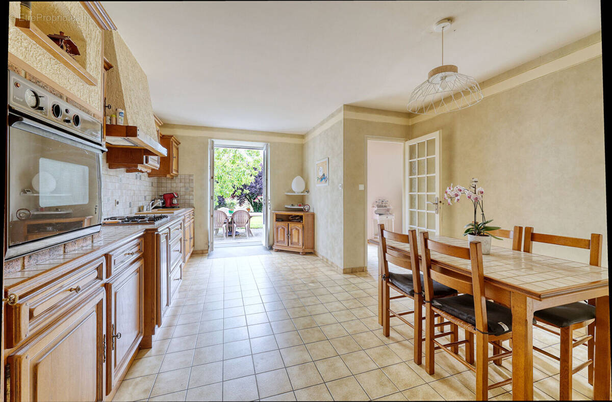 Maison à ROCHESERVIERE