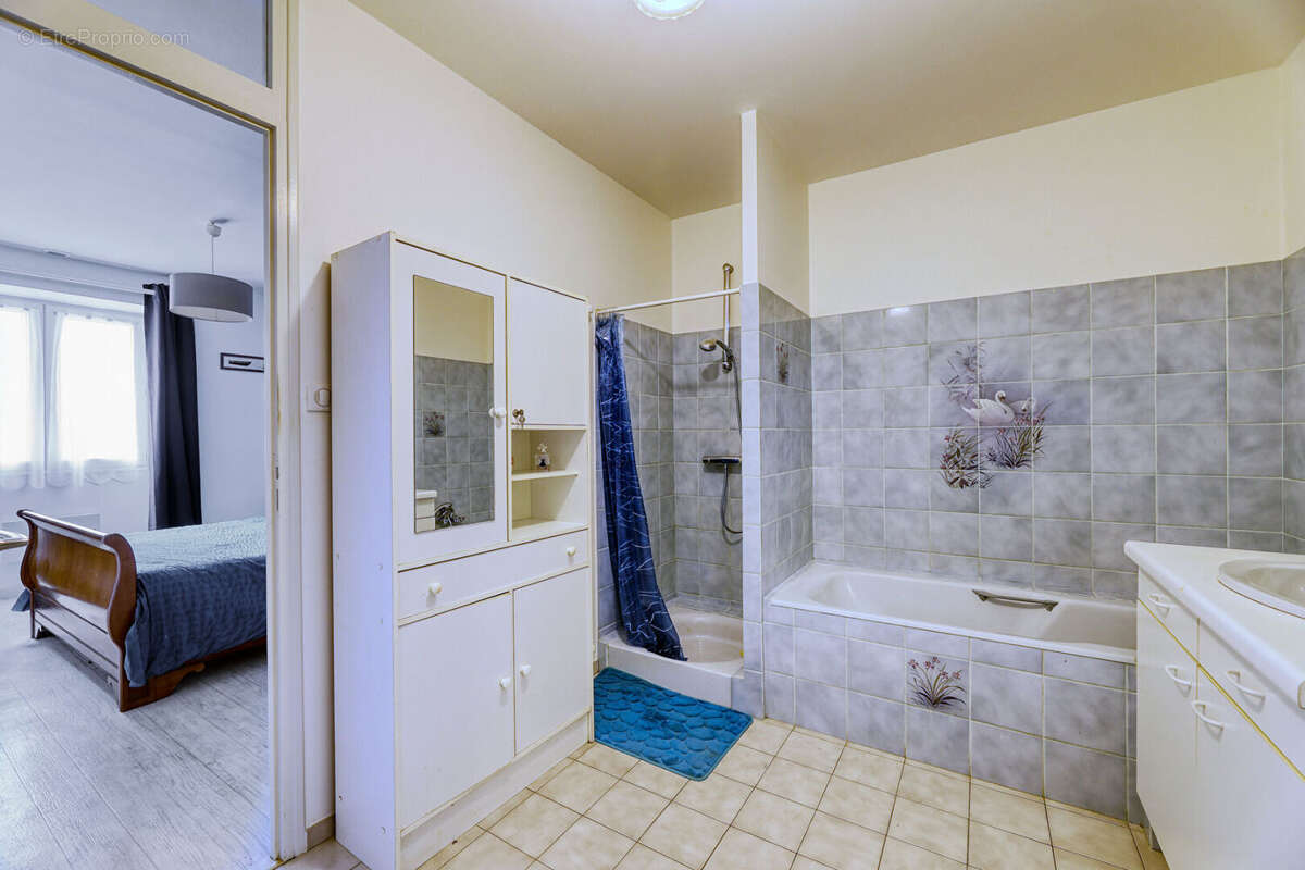 Maison à ROCHESERVIERE