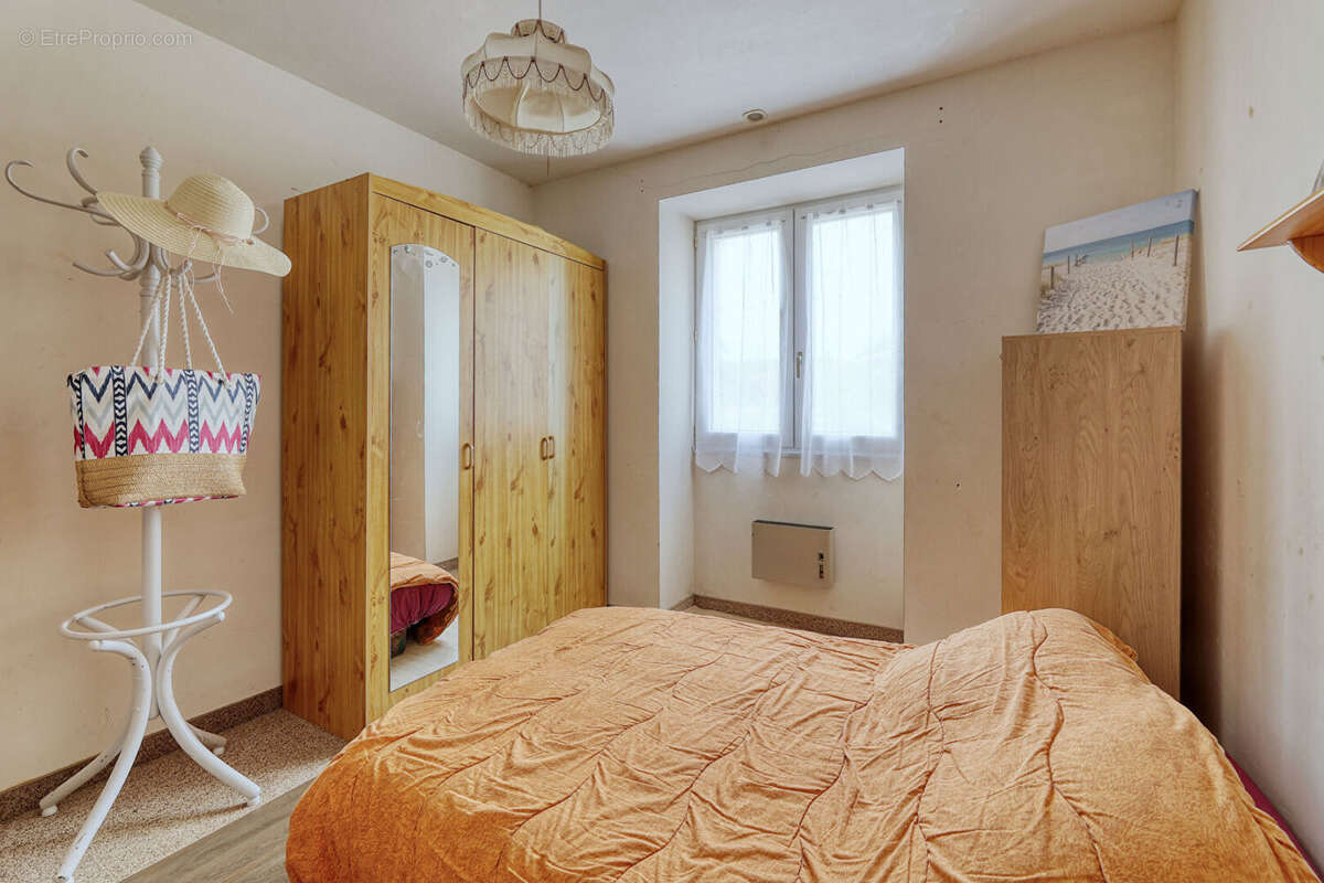 Maison à ROCHESERVIERE