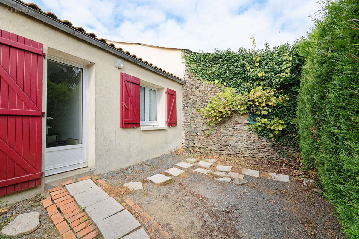 Maison à ROCHESERVIERE