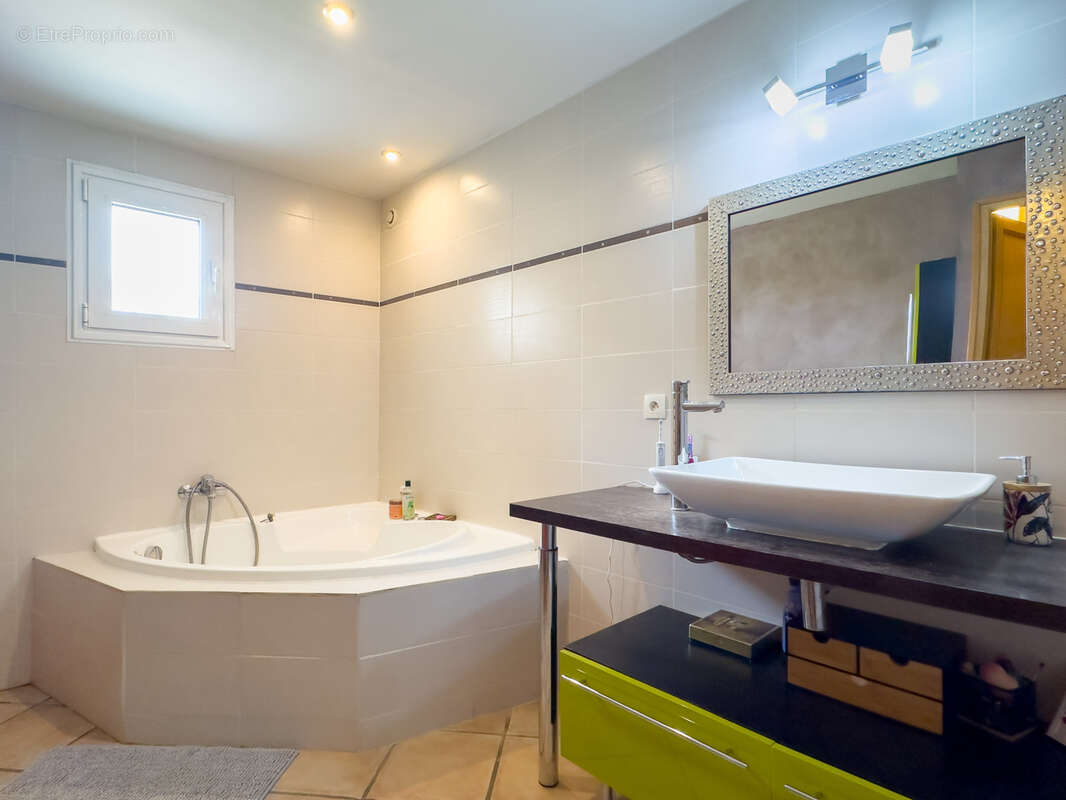 Maison à LORIOL-SUR-DROME