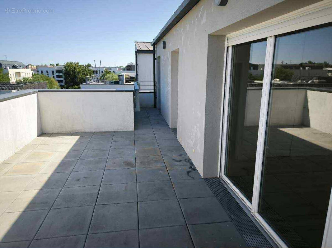 Appartement à VILLENAVE-D&#039;ORNON