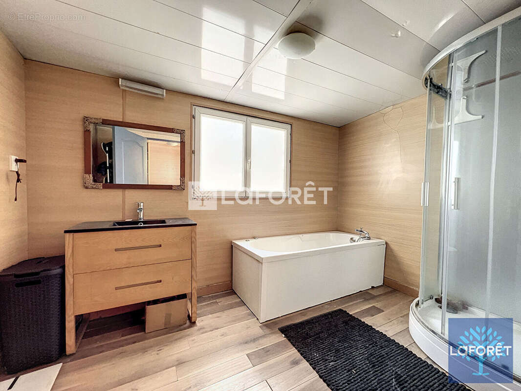 Maison à VIGNEUX-SUR-SEINE