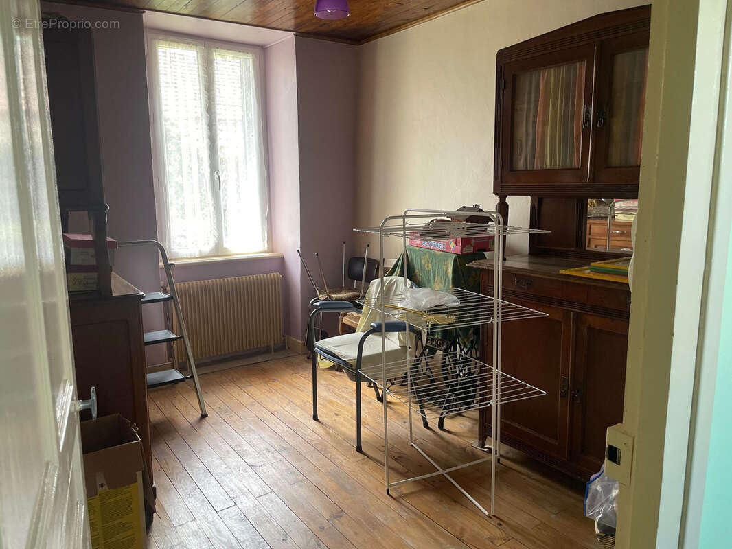 Maison à SAINT-PRIEST-LA-PRUGNE