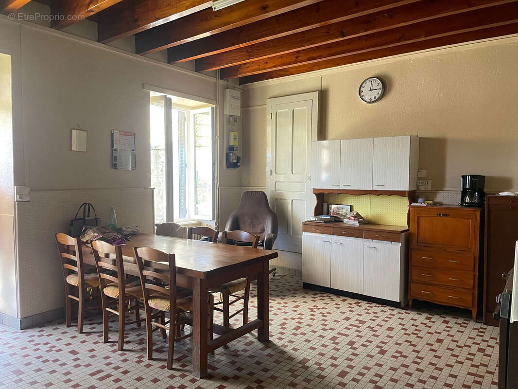 Maison à SAINT-PRIEST-LA-PRUGNE