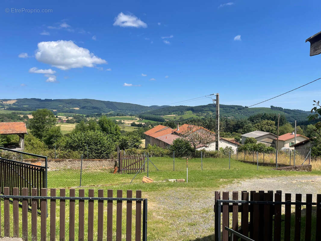 Maison à SAINT-PRIEST-LA-PRUGNE