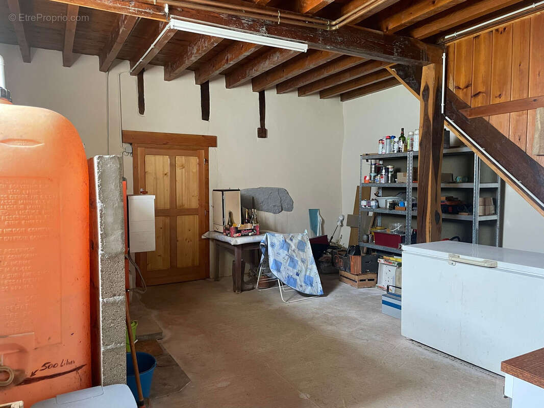 Maison à SAINT-PRIEST-LA-PRUGNE