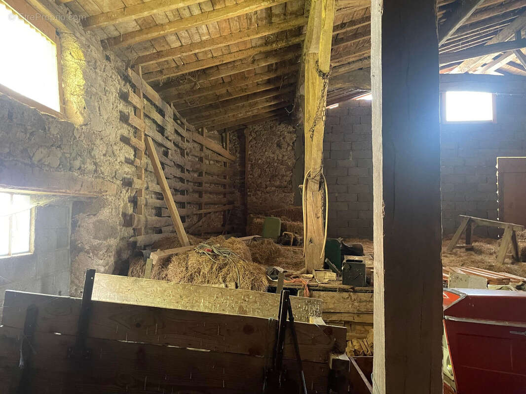 Maison à SAINT-PRIEST-LA-PRUGNE