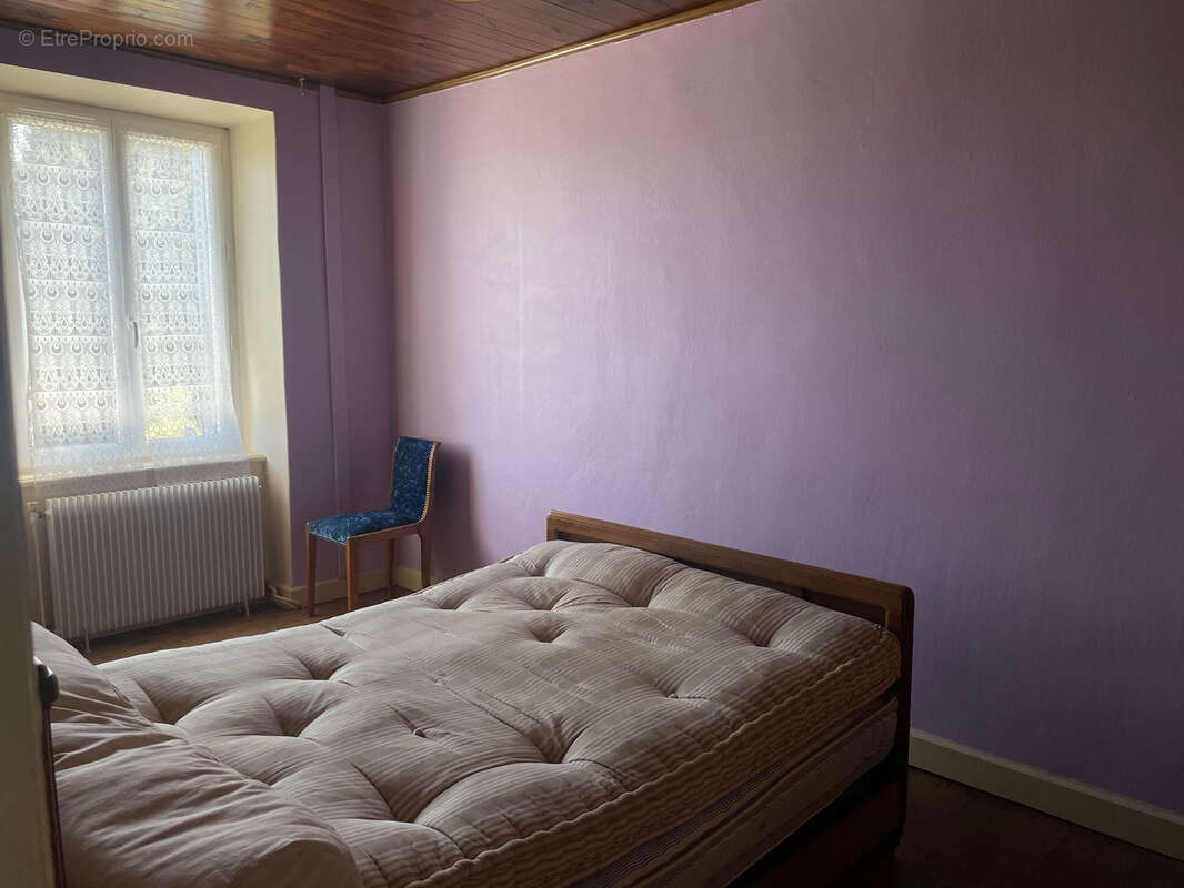 Maison à SAINT-PRIEST-LA-PRUGNE