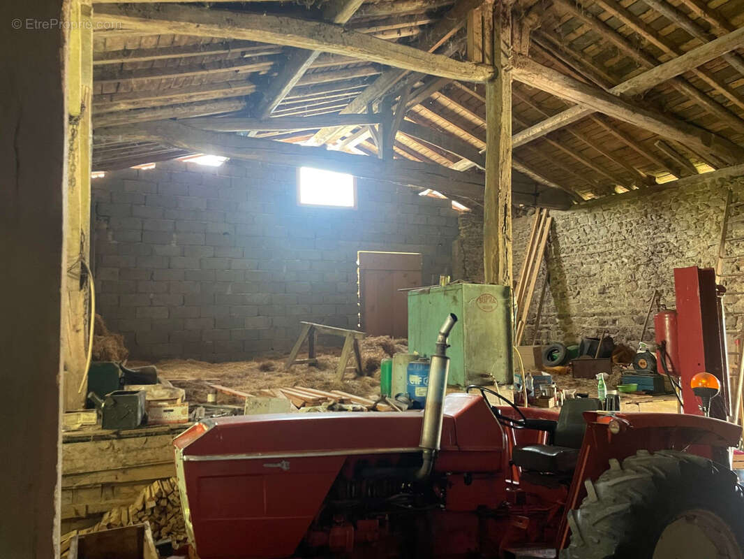 Maison à SAINT-PRIEST-LA-PRUGNE