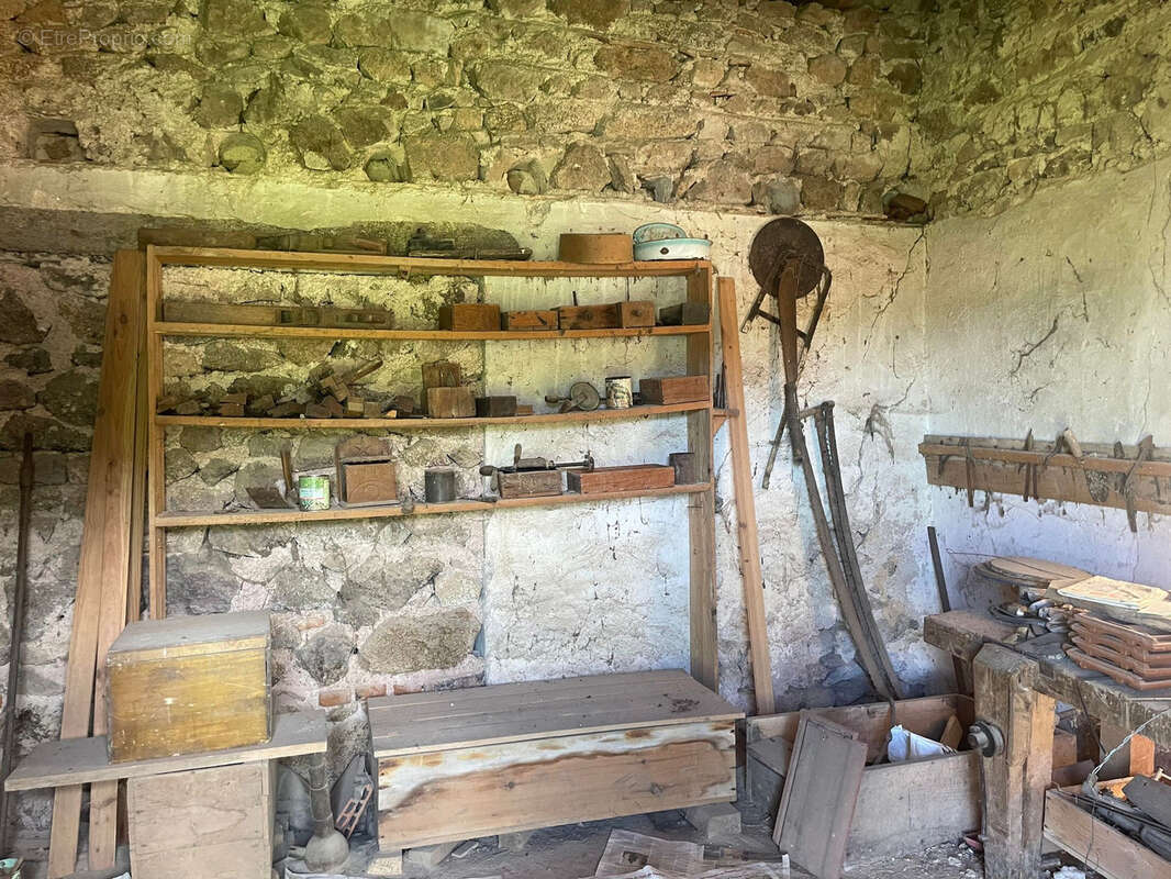 Maison à SAINT-PRIEST-LA-PRUGNE