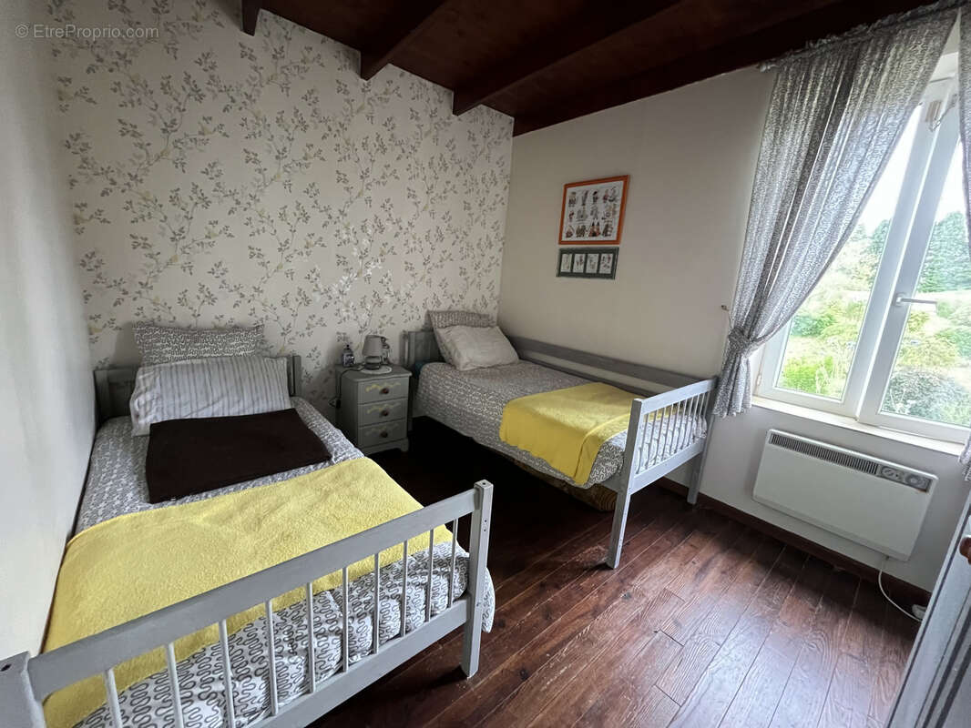 Maison à SAINT-MICHEL-DE-MONTJOIE