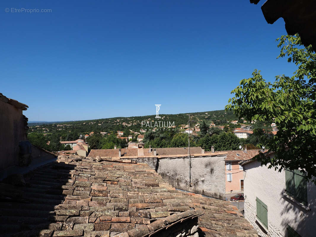 Appartement à FORCALQUIER