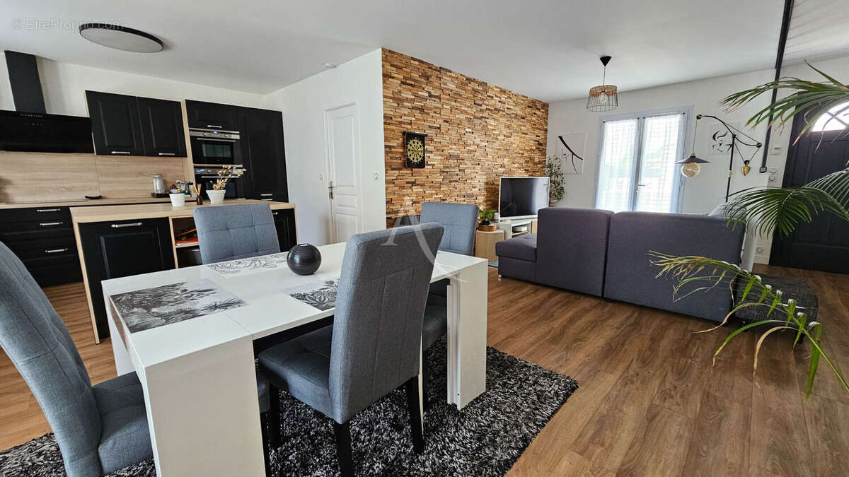 Maison à SAINT-NAZAIRE-SUR-CHARENTE