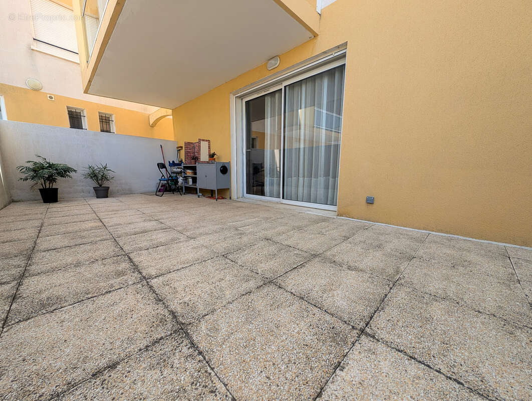 Appartement à LEZIGNAN-CORBIERES