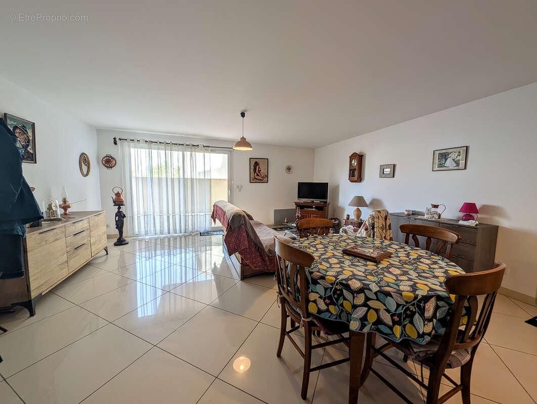 Appartement à LEZIGNAN-CORBIERES