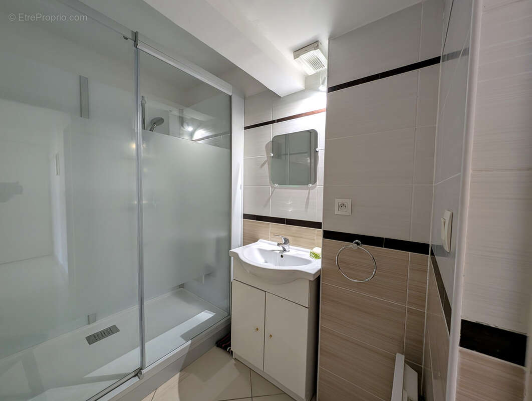 Appartement à LEZIGNAN-CORBIERES