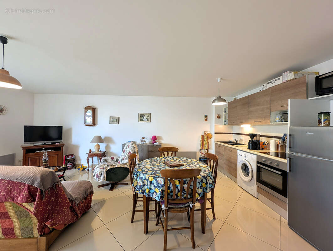 Appartement à LEZIGNAN-CORBIERES