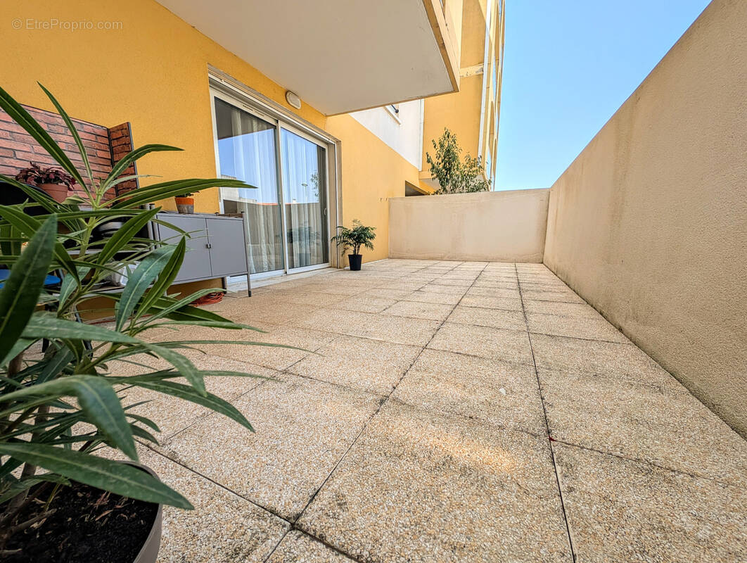 Appartement à LEZIGNAN-CORBIERES