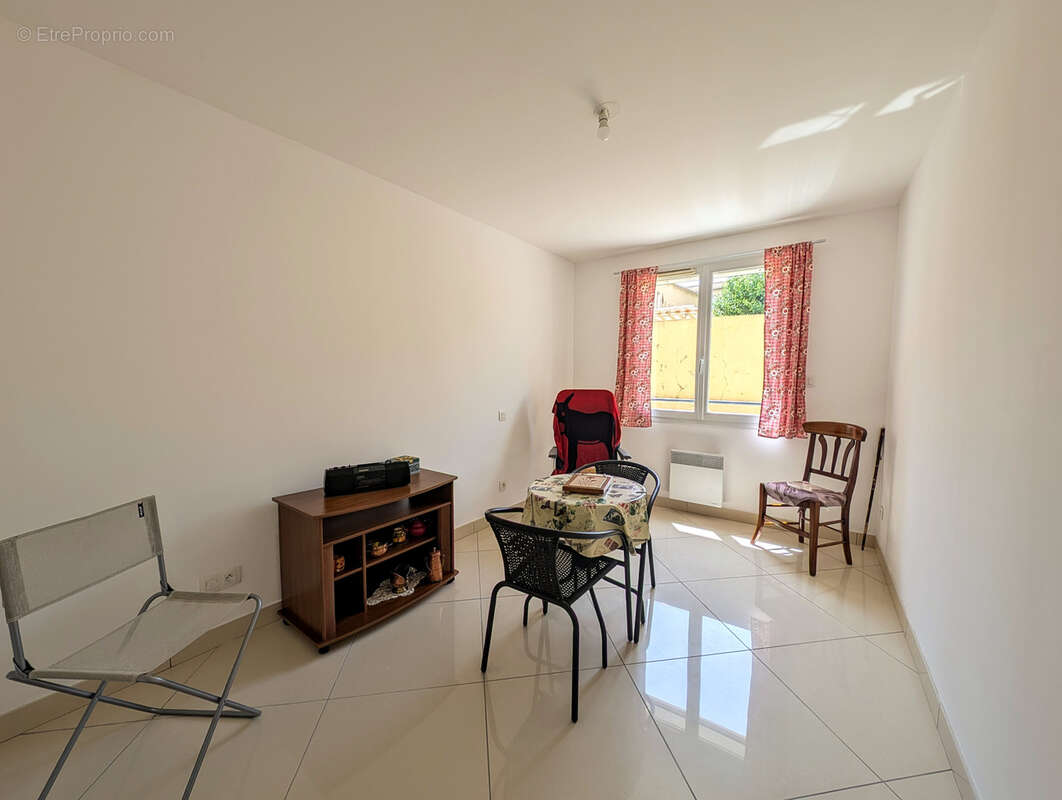 Appartement à LEZIGNAN-CORBIERES