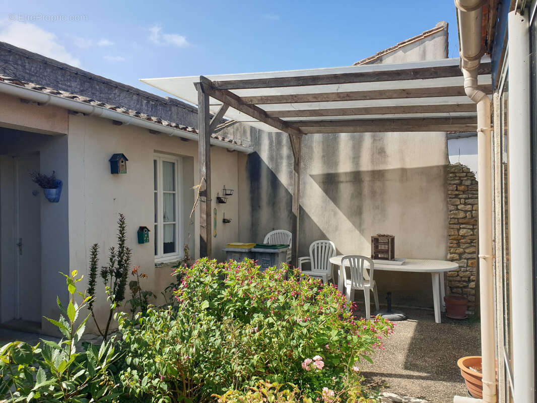 Maison à SAINT-CLEMENT-DES-BALEINES