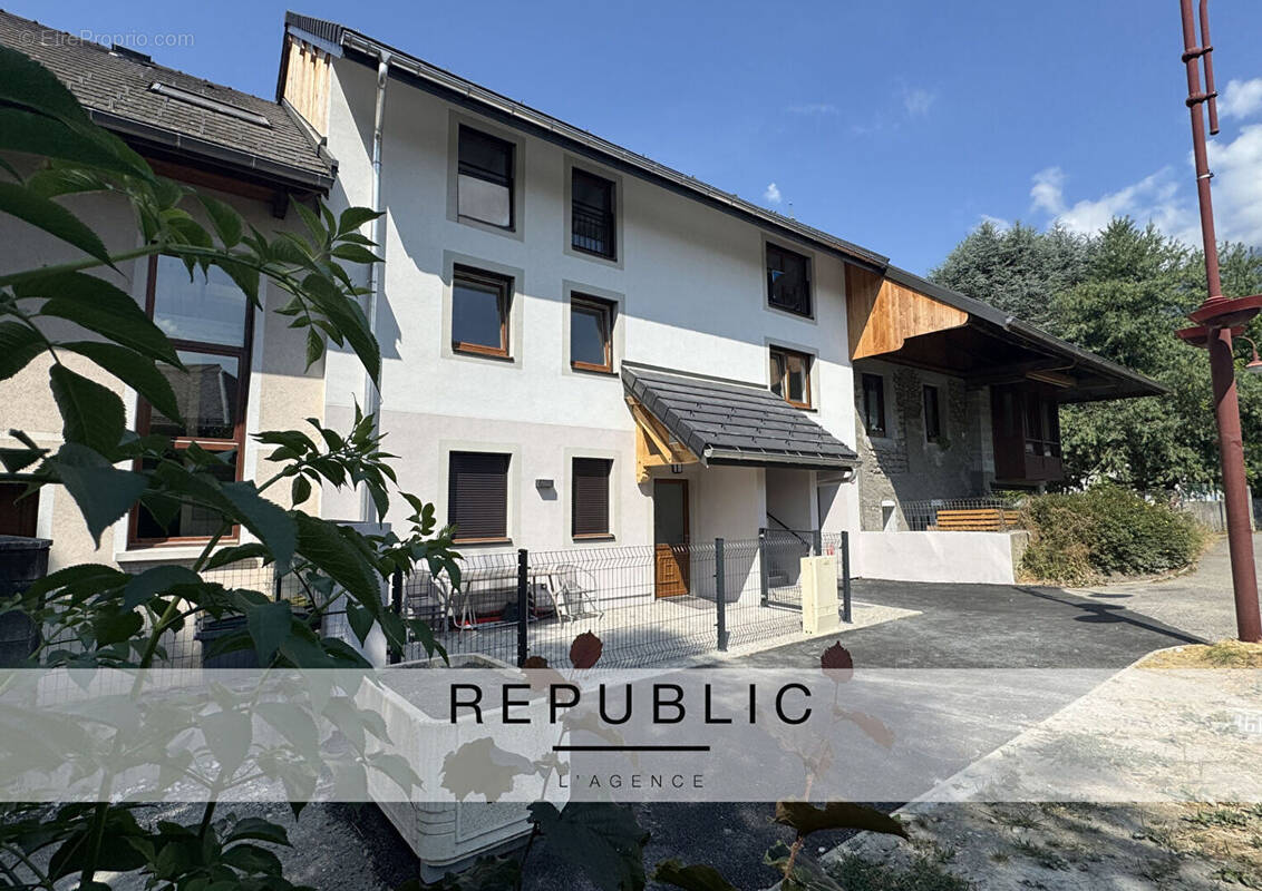 Appartement à GILLY-SUR-ISERE