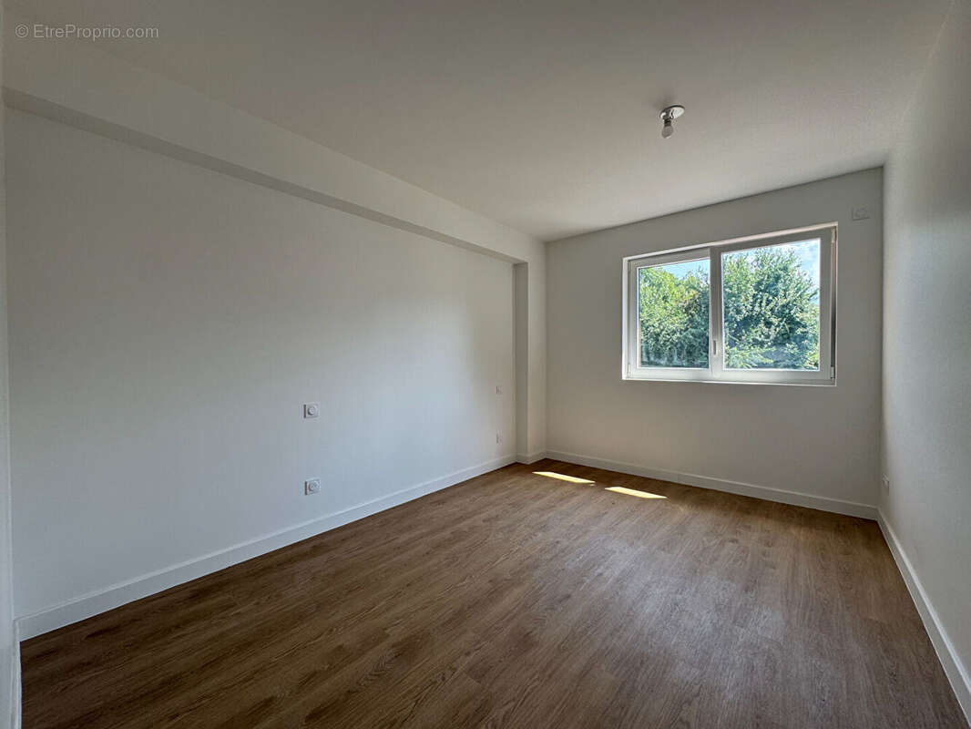 Appartement à GILLY-SUR-ISERE