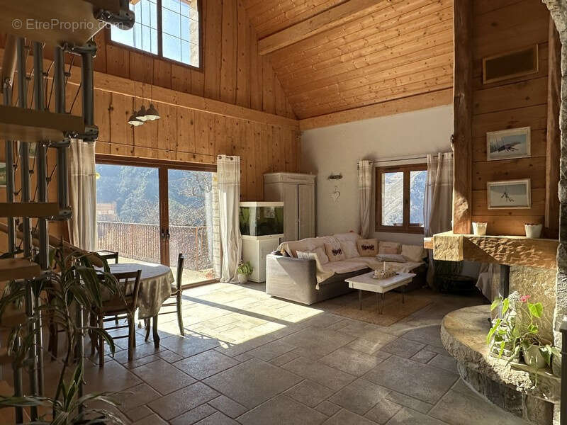 Maison à SAINT-MARTIN-VESUBIE