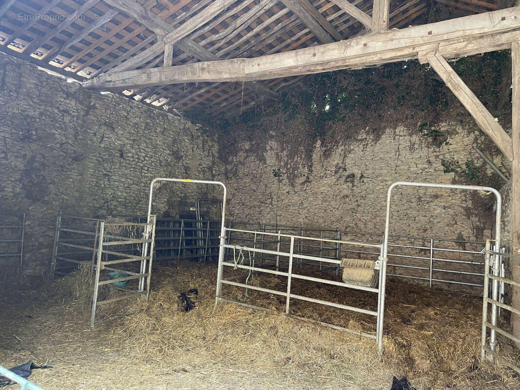 Maison à SOULAINES-DHUYS