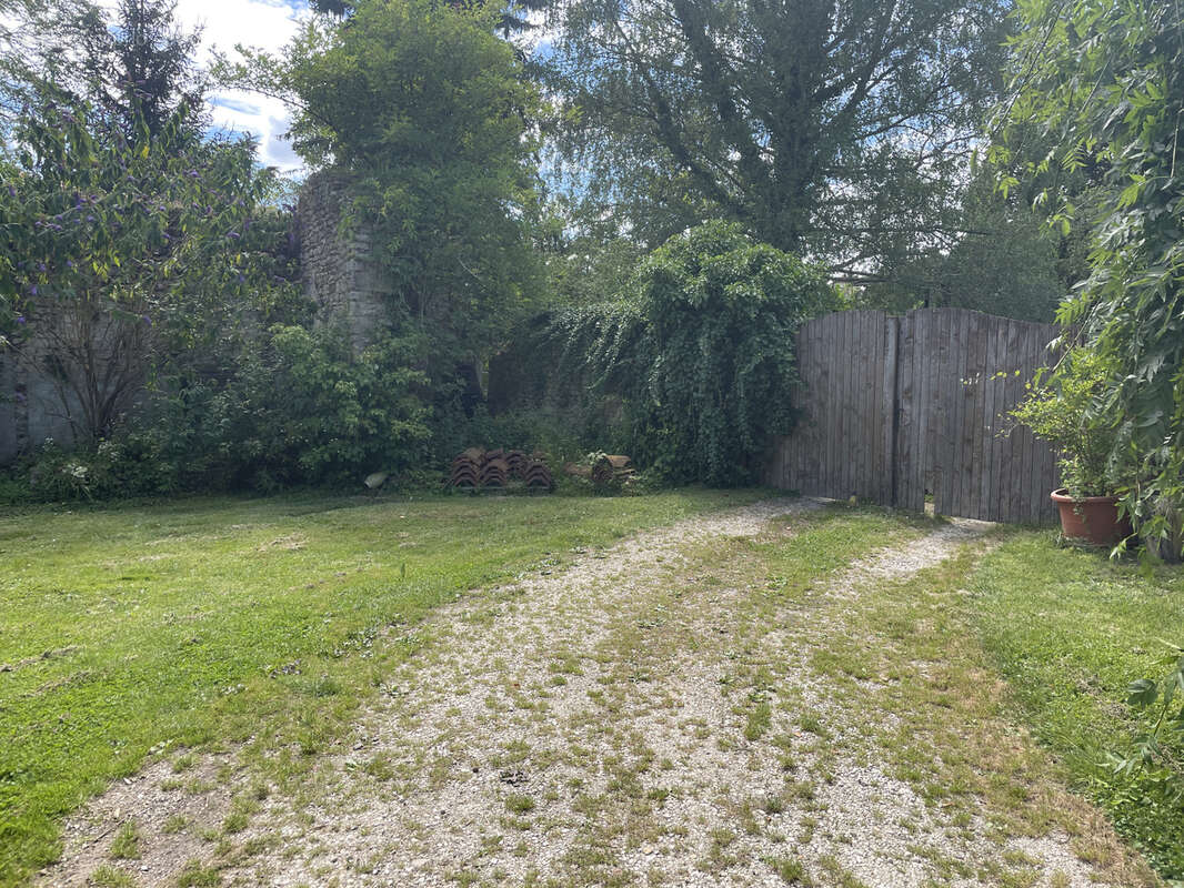 Maison à SOULAINES-DHUYS