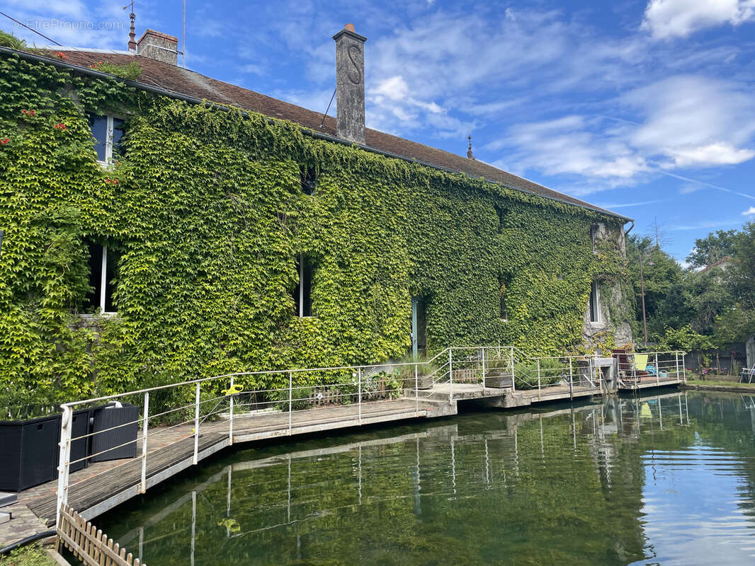 Maison à SOULAINES-DHUYS