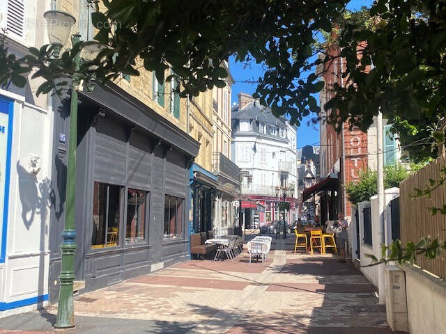 Commerce à TROUVILLE-SUR-MER