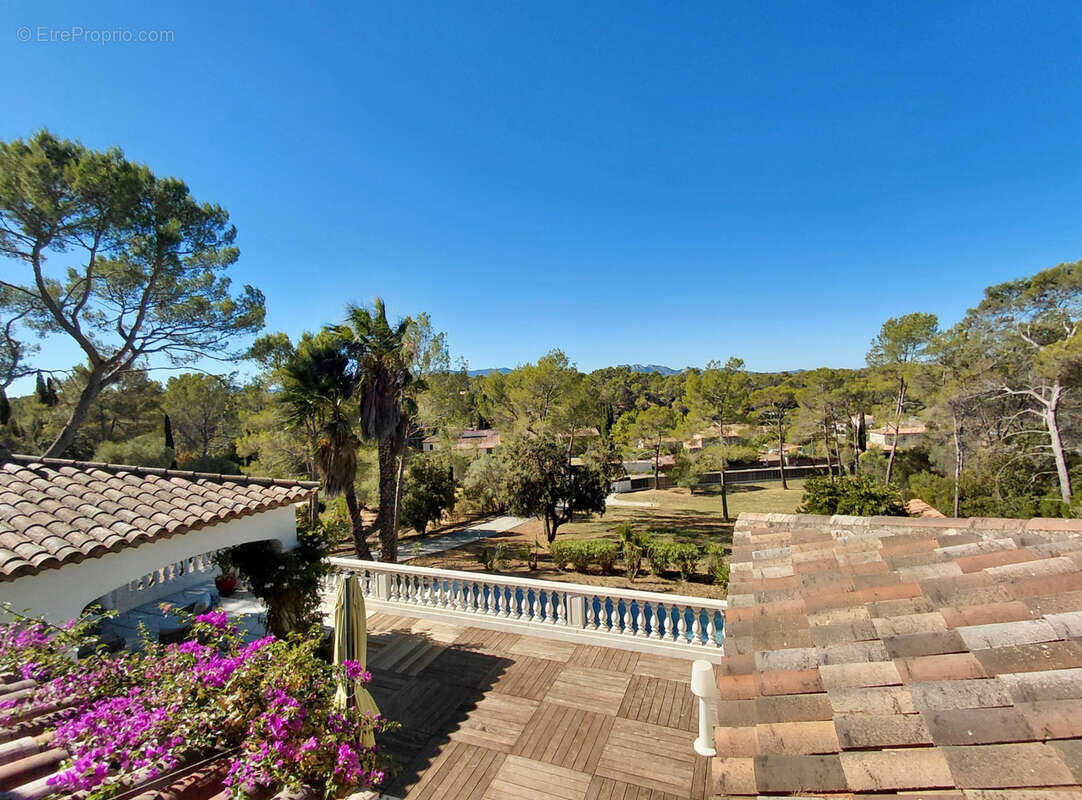 Maison à PUGET-SUR-ARGENS