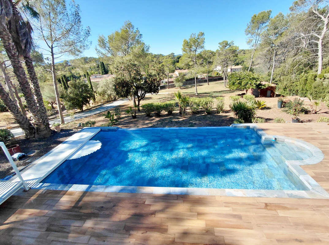 Maison à PUGET-SUR-ARGENS