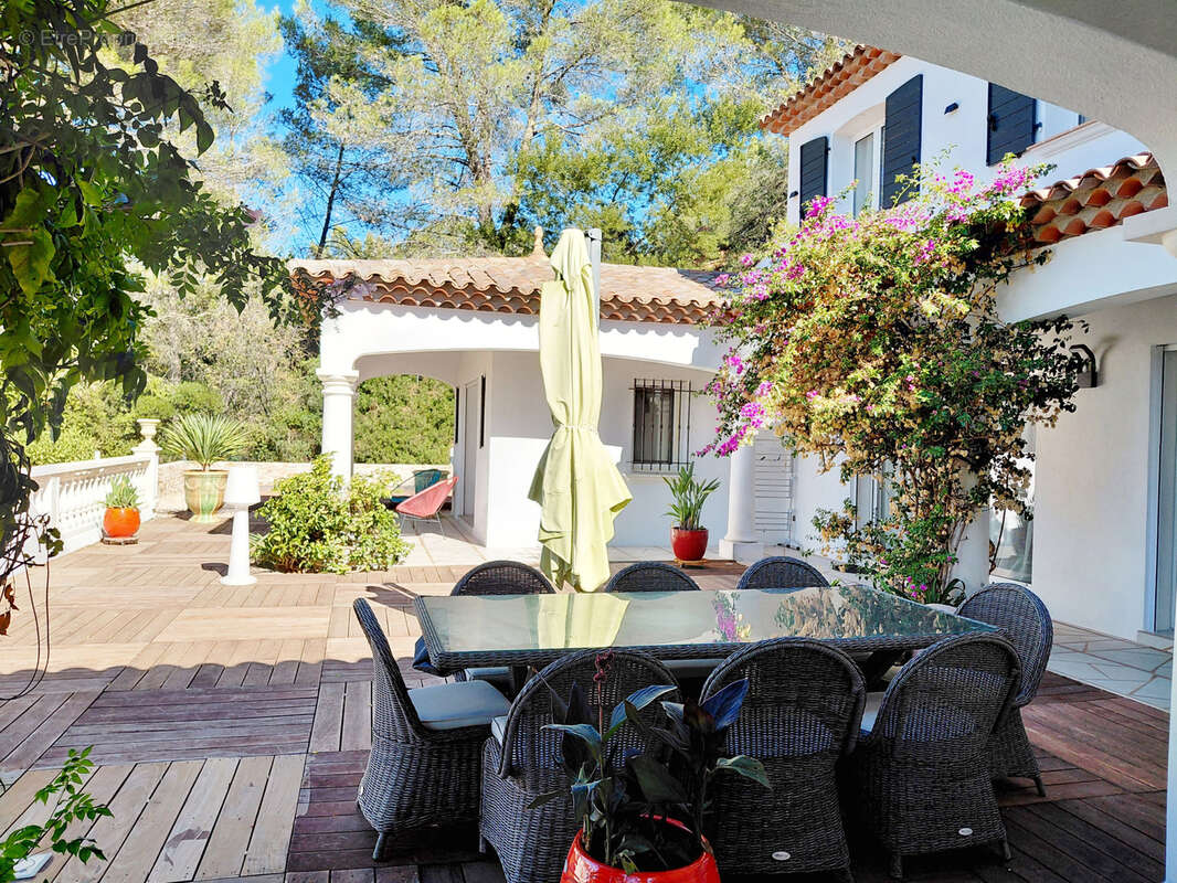 Maison à PUGET-SUR-ARGENS